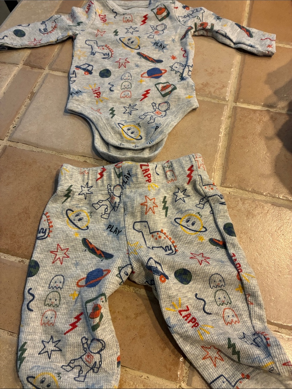 Garanimals Gray Space-Print Baby 2pc Set with Colorful Rockets